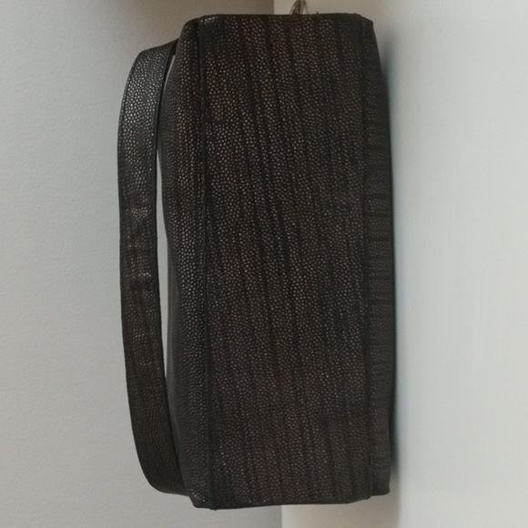 👜🖤⭐Black and Gold Vegan Leather Shoulder Bag - Picture 9 of 10